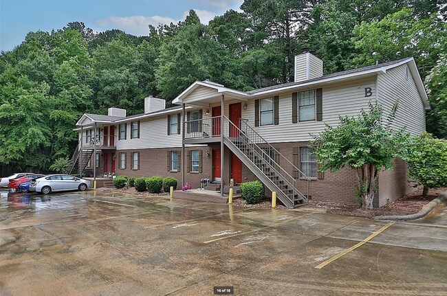 Building Photo - 449 N Donahue Dr