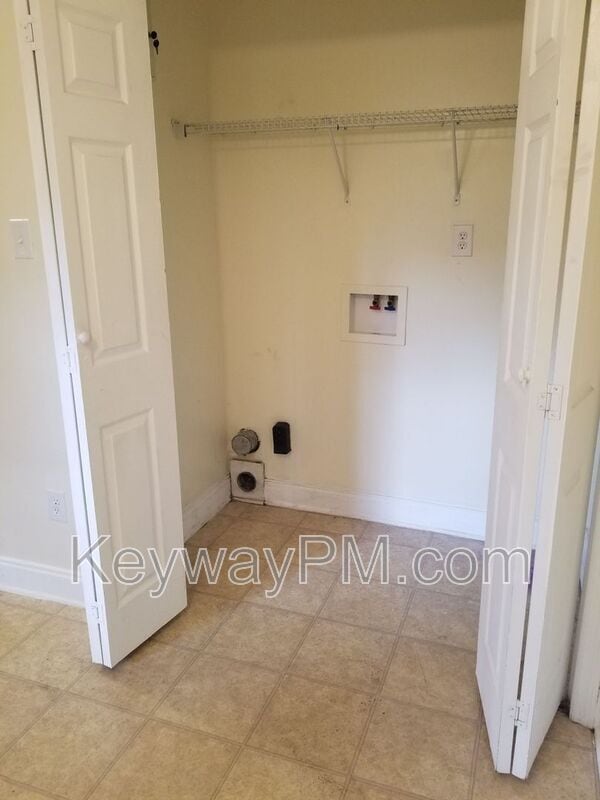 Building Photo - 302 Browning Dr