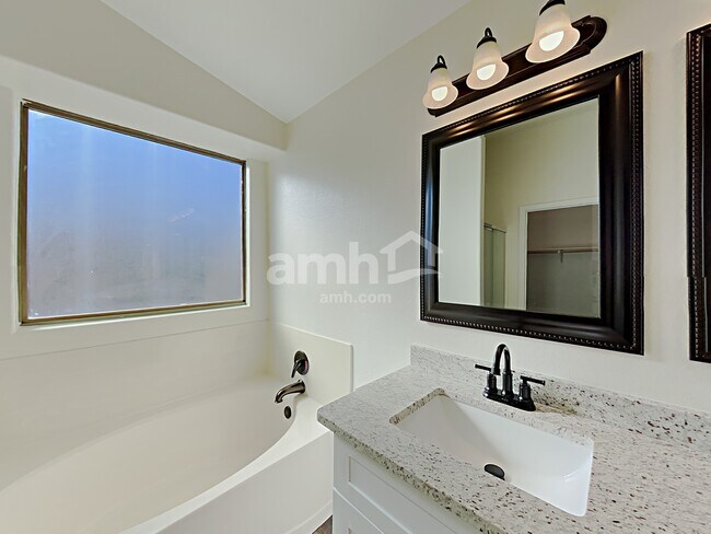 Building Photo - 3025 W Horsham Dr