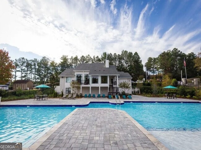 Building Photo - 3500 Windcliff Dr SE