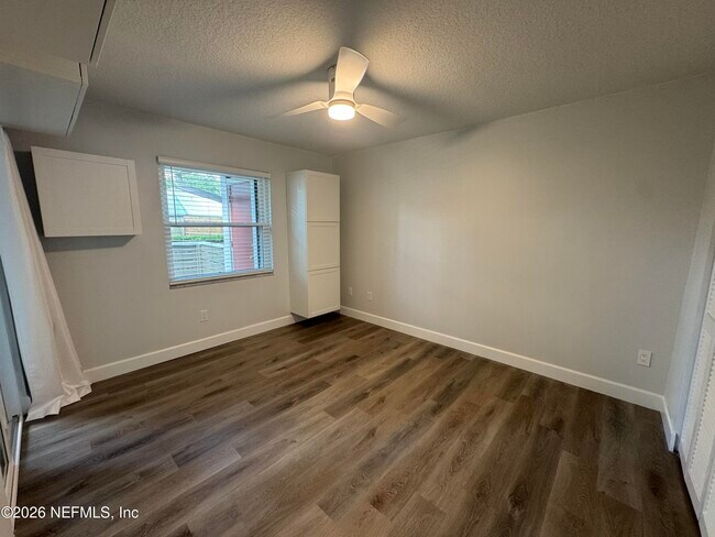 Building Photo - 8428 Long Meadow Cir N