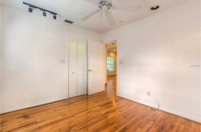 Building Photo - 2919 Hargill Dr