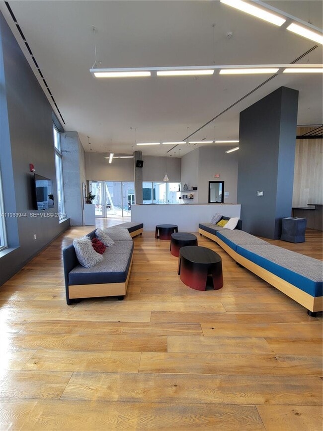 Building Photo - 151 SE 1st St