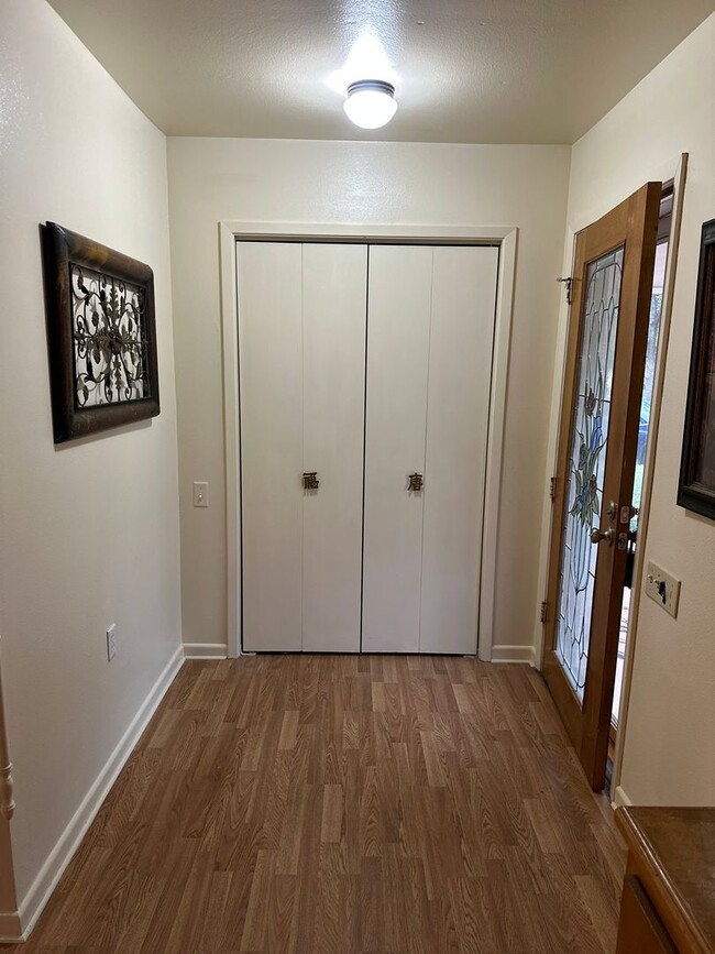 Building Photo - ONE BEDROOM, one bath, FULLY FURNISHED; AL...