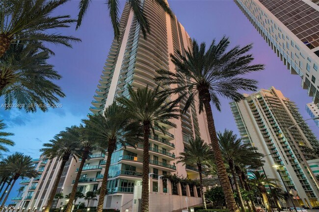 Building Photo - 1331 Brickell Bay Dr