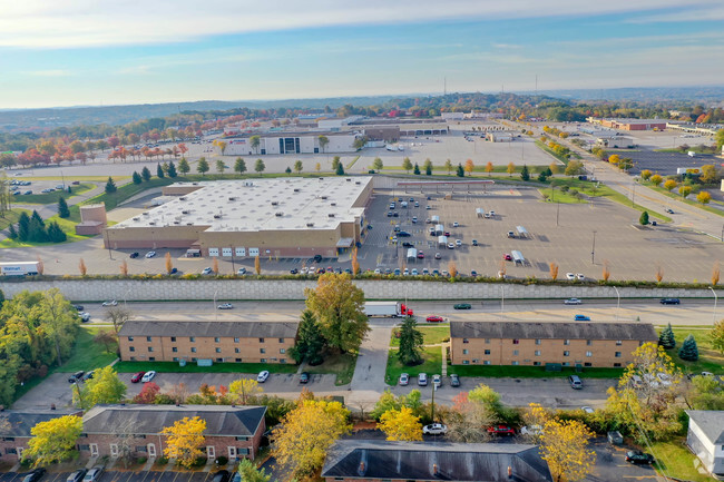 Aerial View - Bldg 1015 & 1017 - Howe Ave Apartments