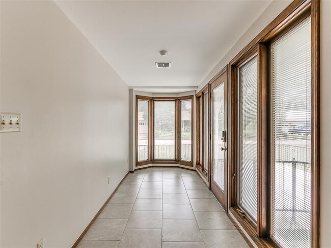 Building Photo - 1214 Cruce St