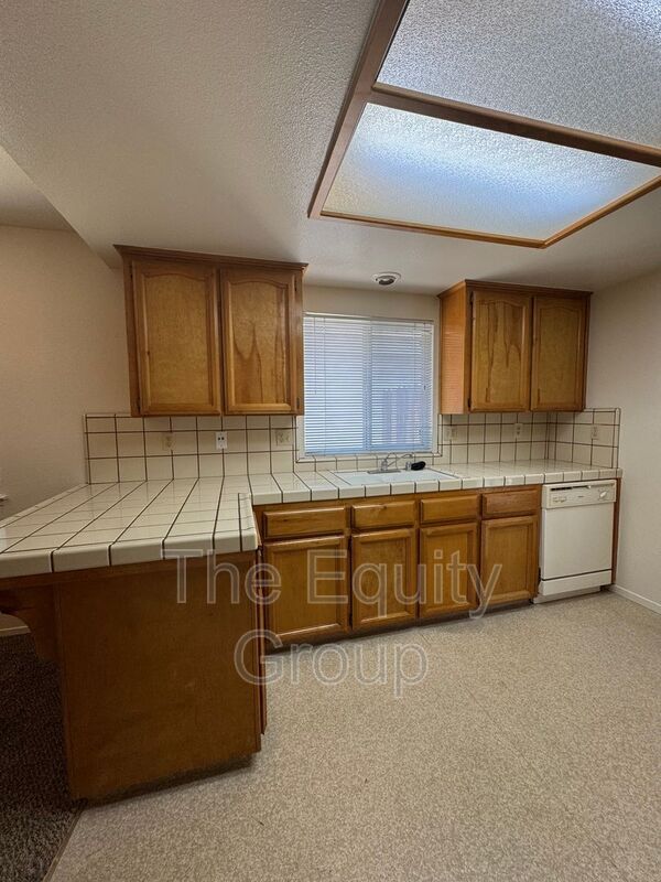 Building Photo - 5411 W Country Ave