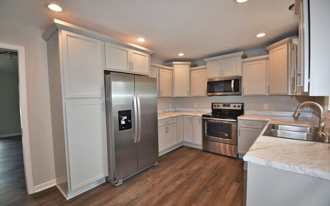 Building Photo - Beautifully remodeled 4BR/2BA one level home in M'boro, triple Rockvale schools!