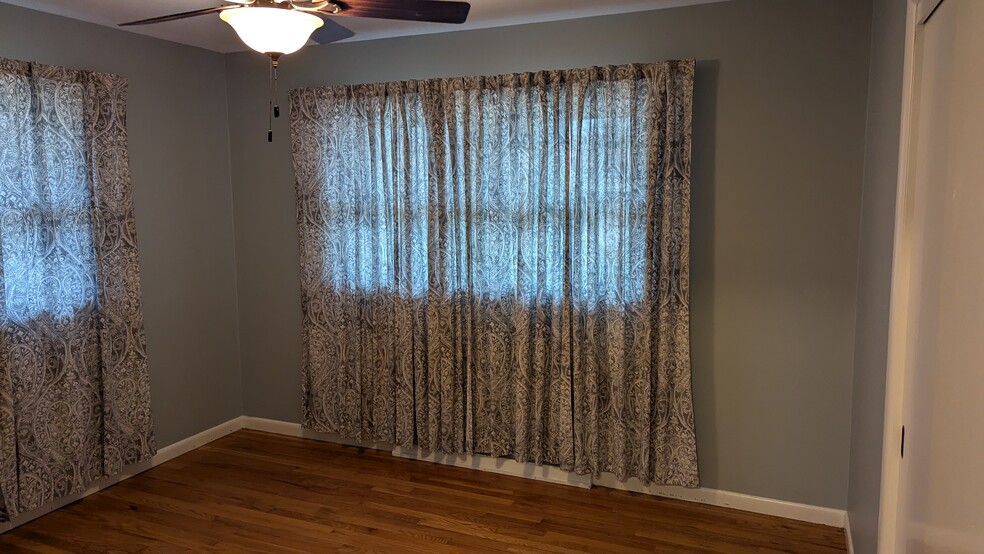 front bedroom - 5310 Camden Rd