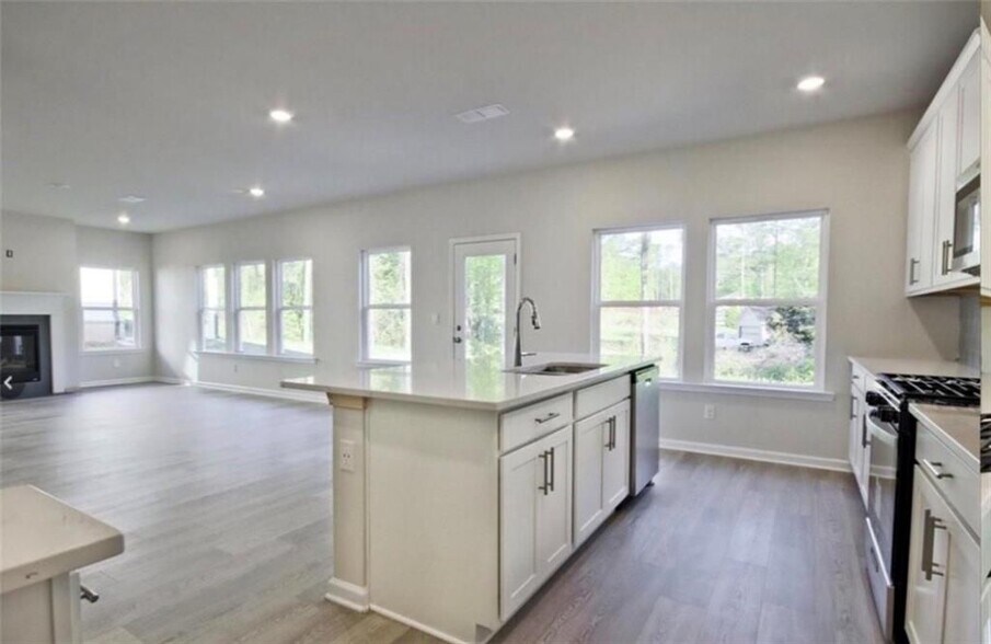 Building Photo - 1208 High Fls Ln