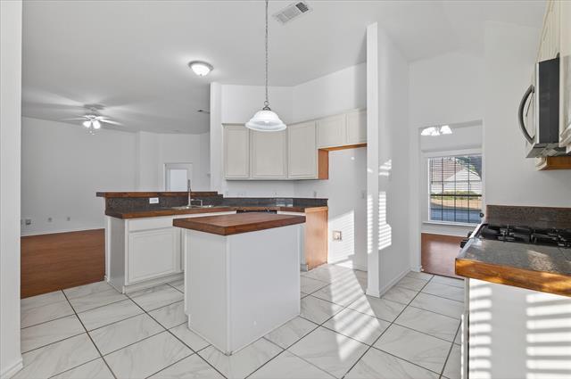 Building Photo - 3807 Farmington Dr