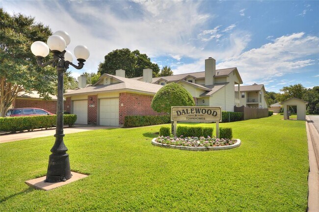 Building Photo - 9615 Dalewood Dr