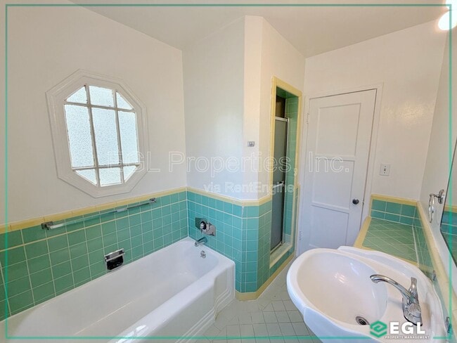 Building Photo - 5803 W Olympic Blvd