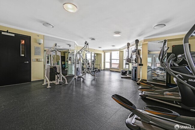 Building Photo - 400 Beale St