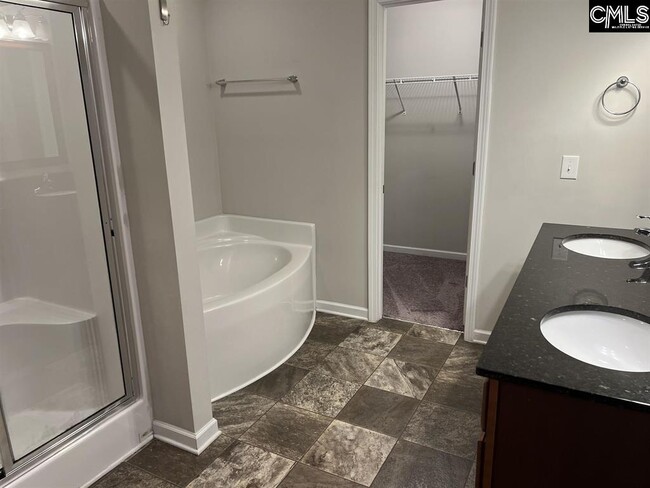 Building Photo - 645 Teaberry Dr