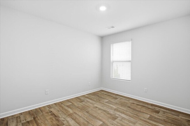 Building Photo - 23 Cedar Creek Ln
