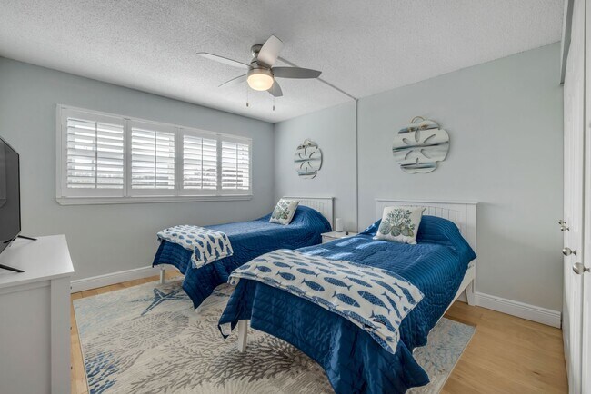 Building Photo - New Smyrna 2BD/2BA Beach Condo in Waterfront Community!