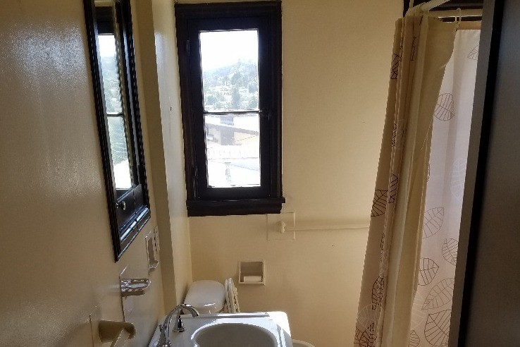 Building Photo - 2137 Vine St