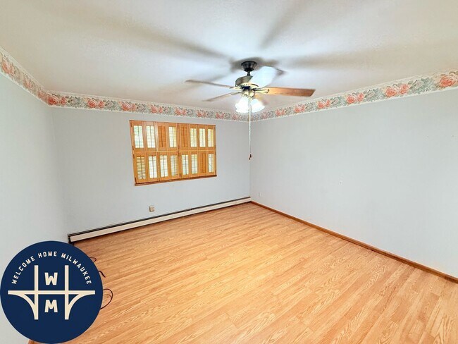 Building Photo - 5700 W Wahner Ave