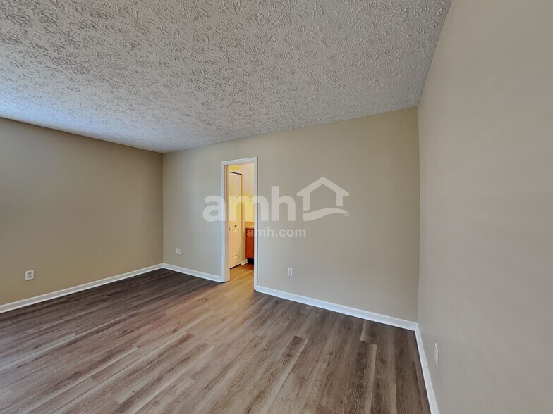 Building Photo - 2926 Limber Pine Dr