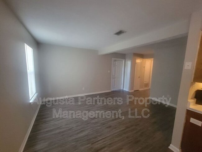 Building Photo - 114 Chalet North CT