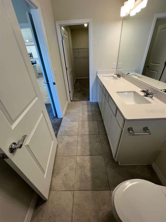 Building Photo - 3845 Blue Vale Dr