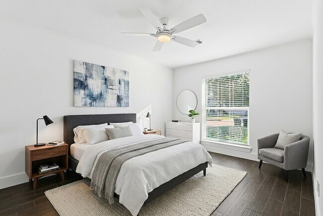 Building Photo - 2410 Del Norte St