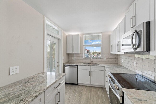 Building Photo - 108 Paradise Harbour Blvd