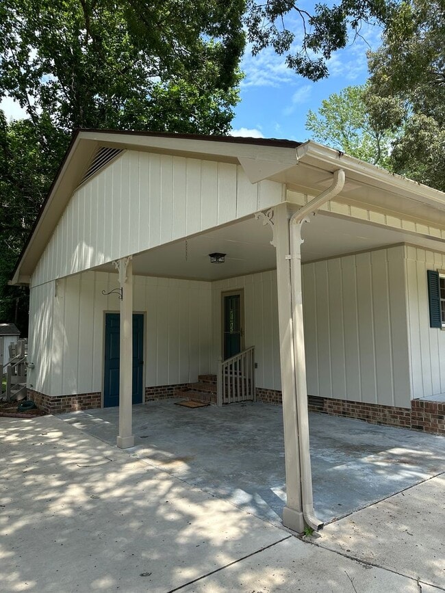Building Photo - Peaceful Home in Pamlico Village