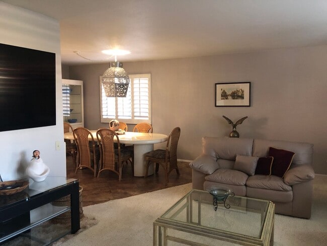 Building Photo - Amazing Golf Course Views in Leisure World a 45+ Active Adult Resort Community.  Available June t...