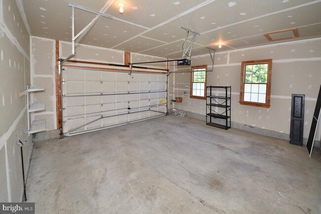 Building Photo - 855 Charwhit Ct