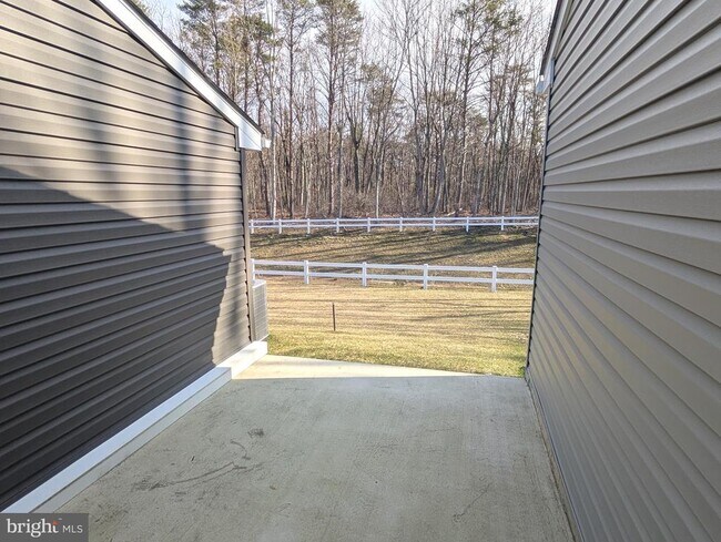 Building Photo - 114 RED LION Ct