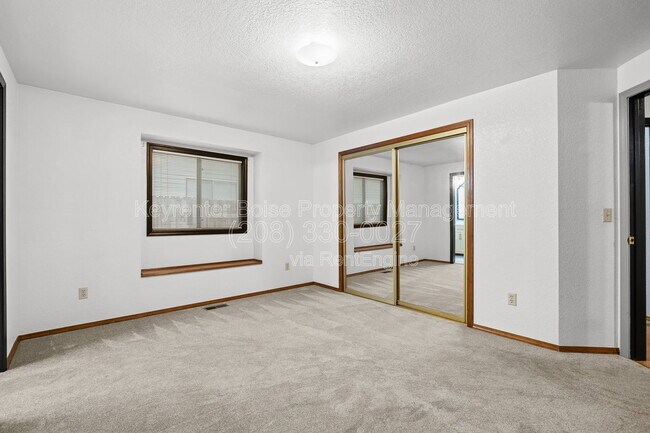 Building Photo - 2698 E Bergeson St