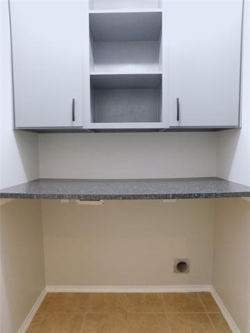 Building Photo - 14904 Riverside Dr