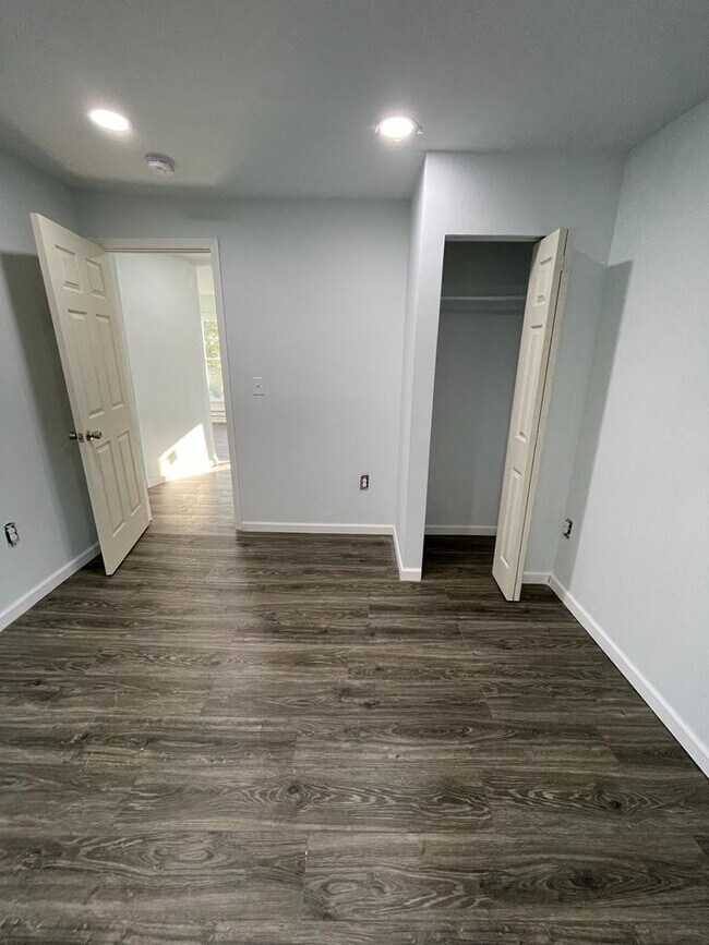 Building Photo - 120 W Owens Ave