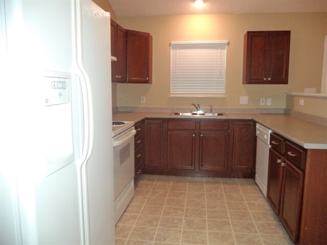 Building Photo - 1822 Hunters Hill Blvd