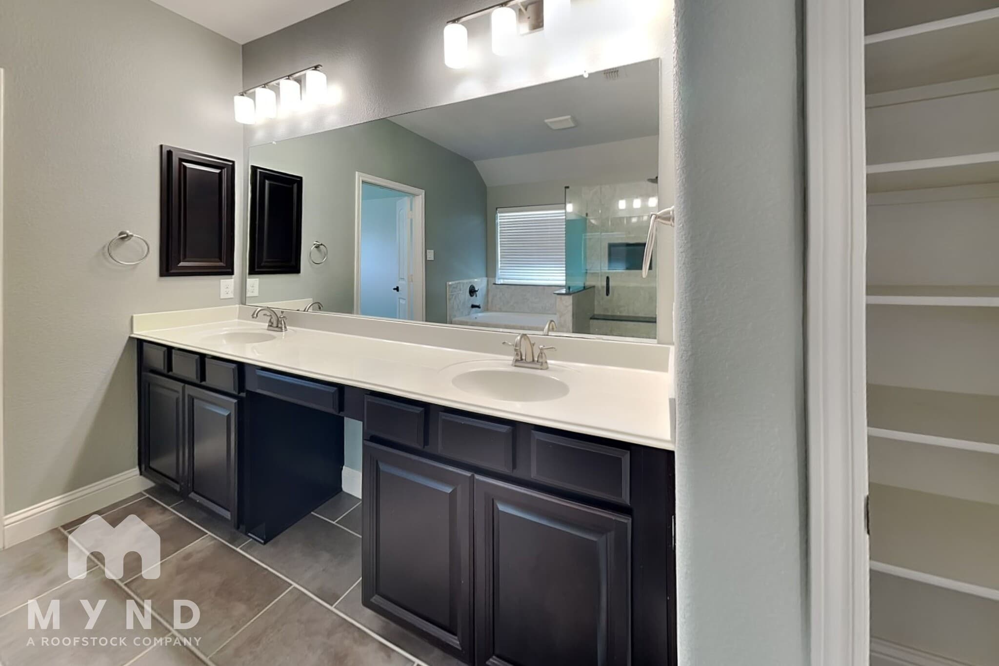 Building Photo - 1008 Rose Garden Dr
