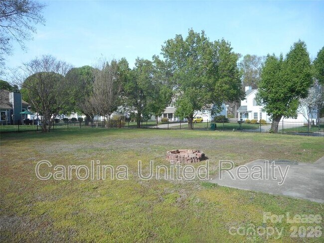 Building Photo - 8431 Leeper Dr