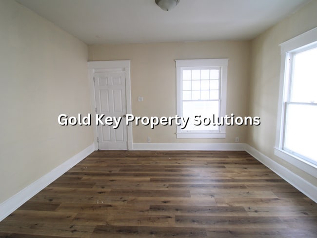 Building Photo - Large 2 BR 1 BA House Near Downtown Anderson (NO SECTION 8)