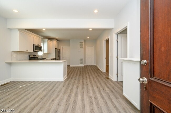 Building Photo - 32 Woodland Ave