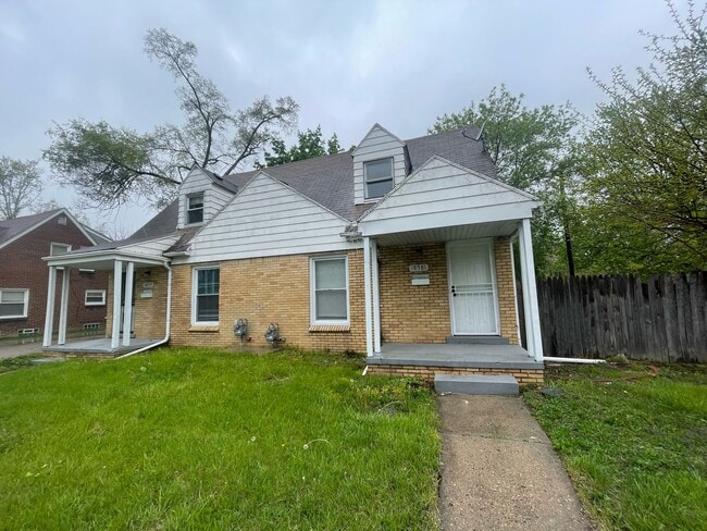 Primary Photo - 18581 Evergreen Rd