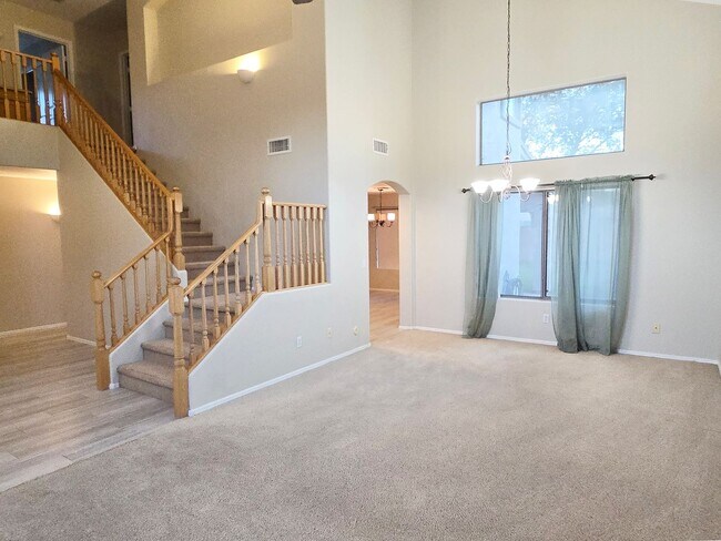 Building Photo - 5-bedroom in the heart of Gilbert