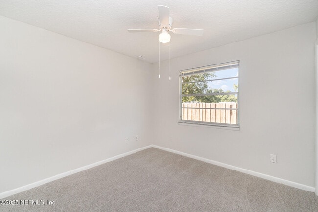 Building Photo - 2805 Stagecoach Dr