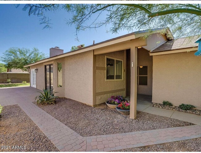 Building Photo - 12801 S 50th Way