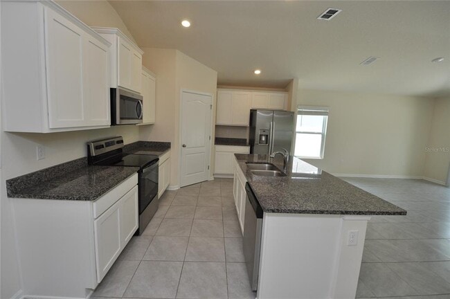 Building Photo - 80 Oakleaf Way