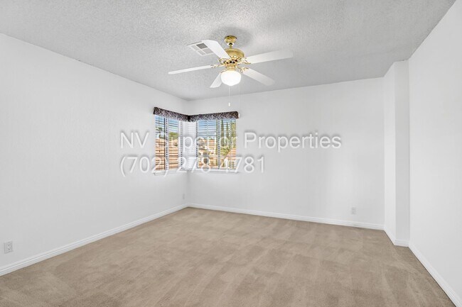 Building Photo - SW The Lakes!!!! Pool!!! Spa!!! Solar Panels!!! Primary bedroom downstairs!!! 3 Car Garage!!!