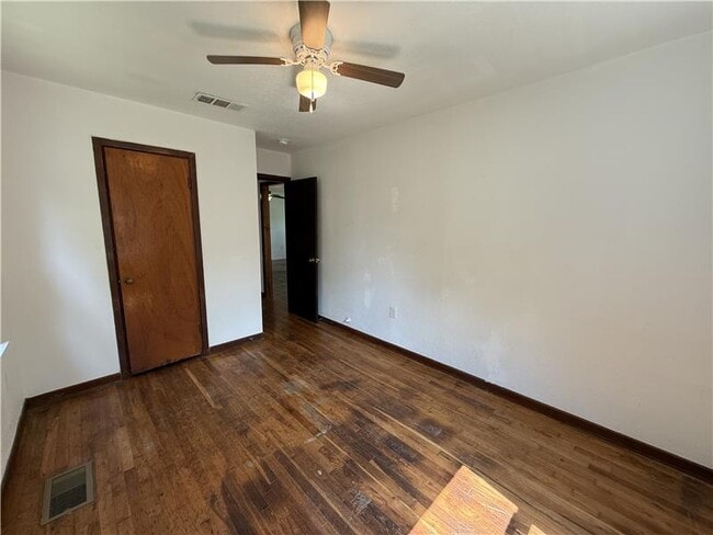 Building Photo - 1004 S 3rd St