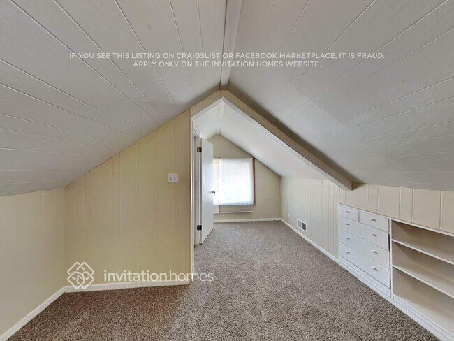 Building Photo - 2423 Wesley Ave