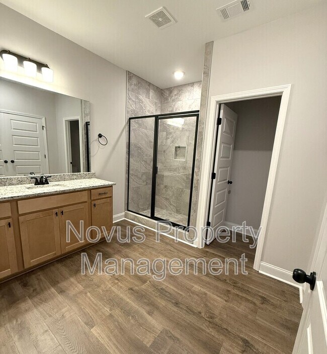 Building Photo - 108 Crest Pointe